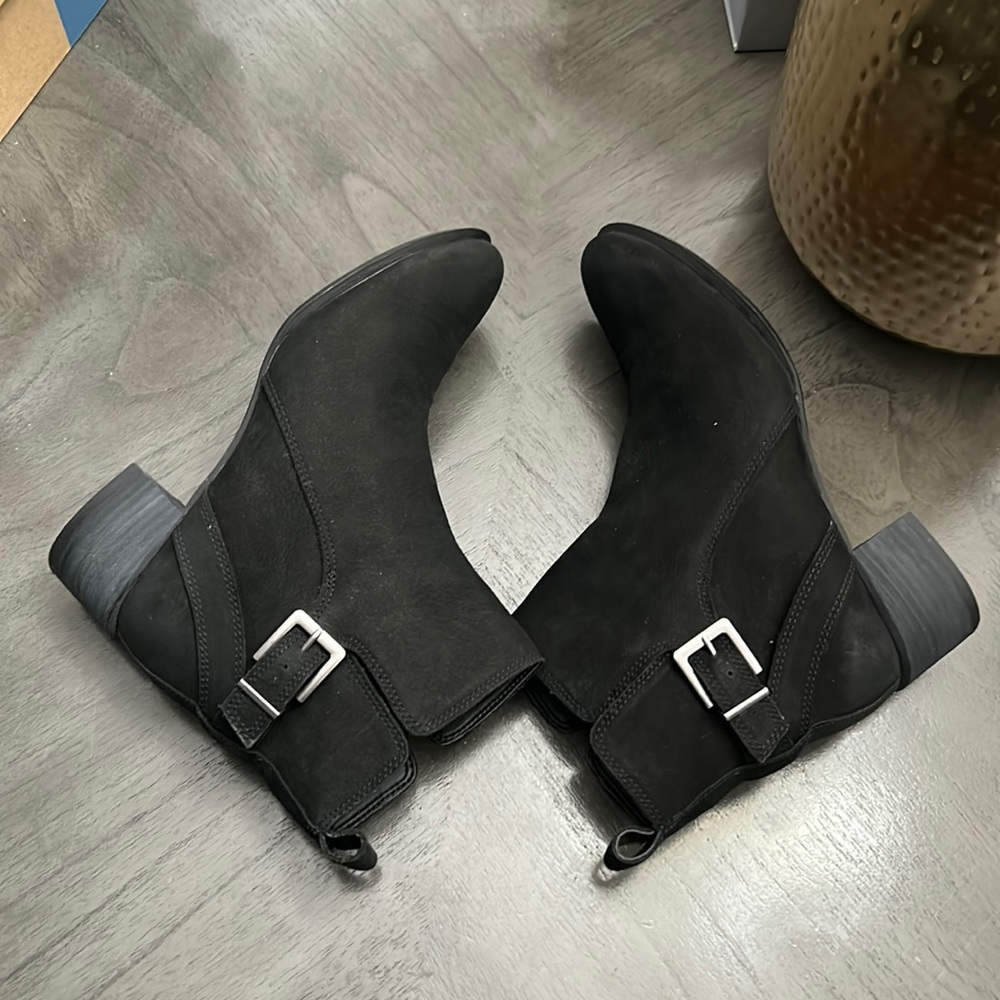 Vionic Women's Sienna Boots - Picture 7 of 11